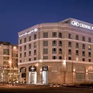 Crowne Plaza - Jumeirah, An Ihg מלון